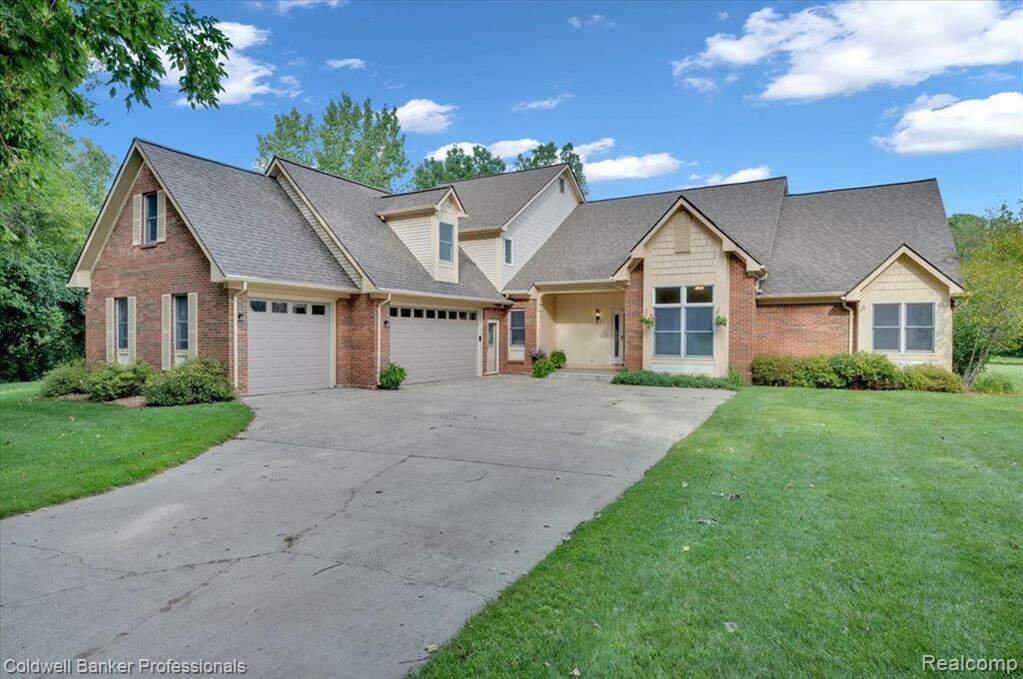 3635 Harmony Lane, Brandon Twp, MI 48371 MLS 20230011808 properties