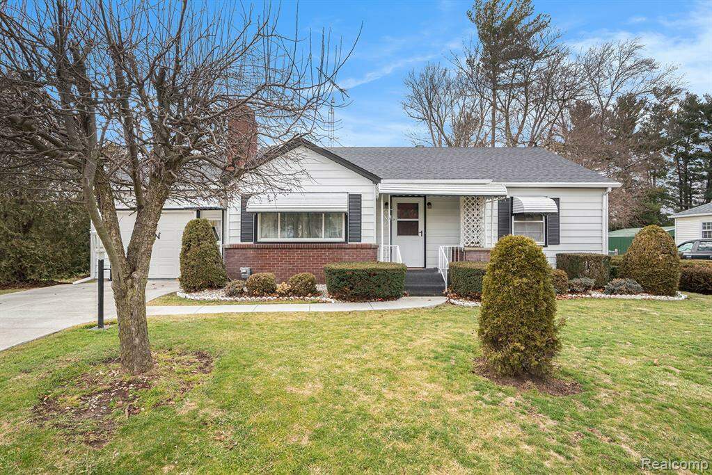 637 N Lapeer Street, Davison, MI 48423 MLS 20230011922 properties