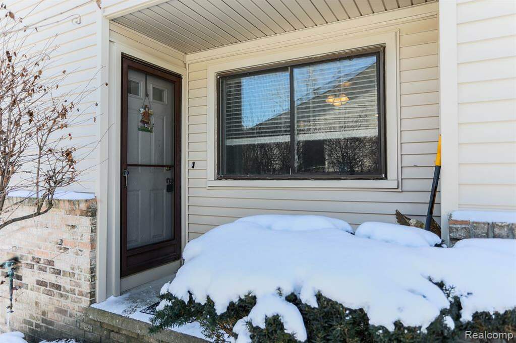 1914 River Drive, Waterford Twp, MI 48328 MLS 20230013287