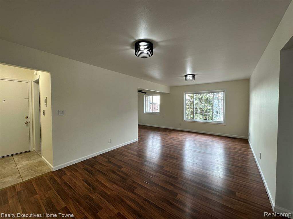 39477 Van Dyke Avenue 705, Sterling Heights, MI 48313 MLS