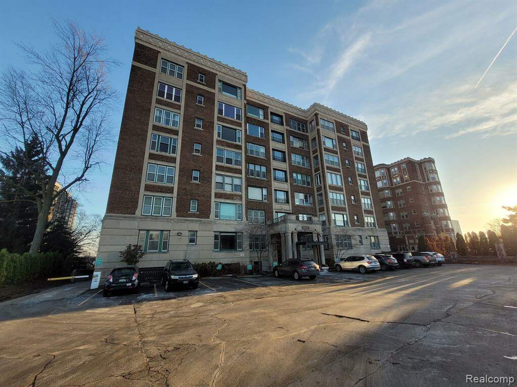 8120 E Jefferson Avenue 1A, Detroit, MI 48214 MLS 20230013557