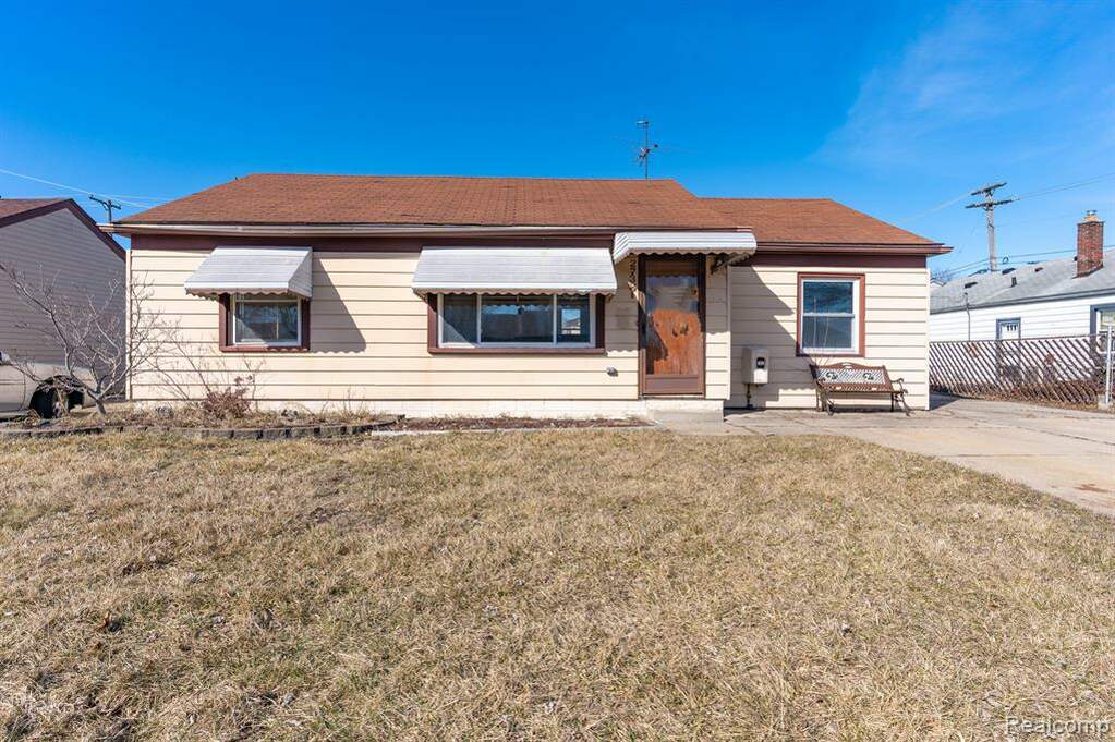 27381 Woodmont Street, Roseville, MI 48066 MLS 20230018241