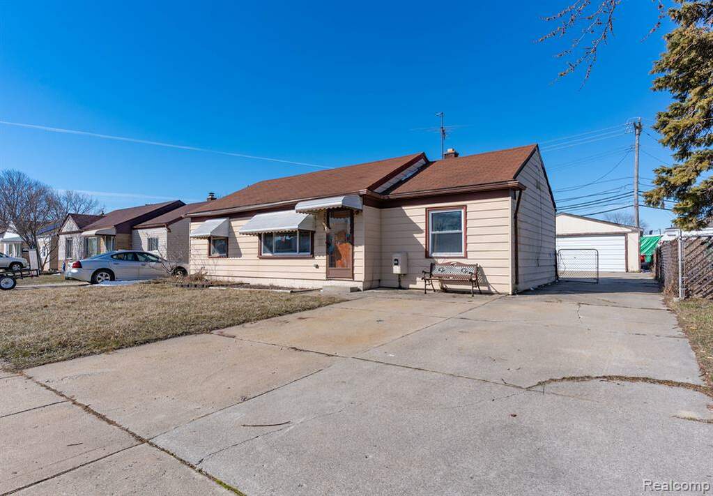 27381 Woodmont Street, Roseville, MI 48066 MLS 20230018241