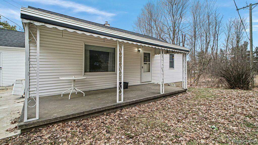 151 S Maple Leaf Road, Elba Twp, MI 48446 MLS 20230021148