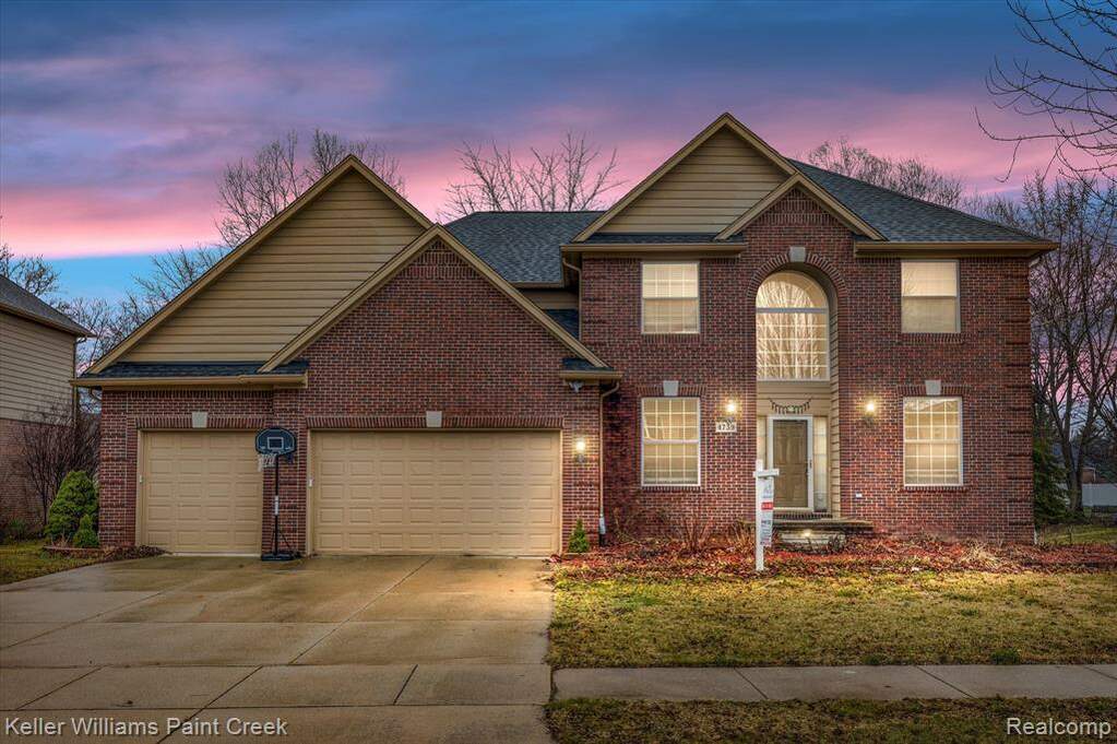4739 Douglas Fir Drive, Troy, MI 48085 MLS 20230021180 properties