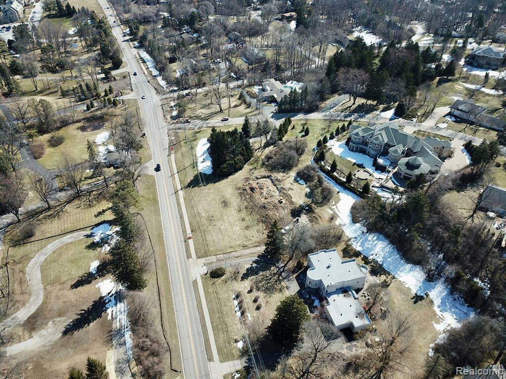 1523 W Long Lake Road, Bloomfield Twp, MI 48302 MLS 20230021326