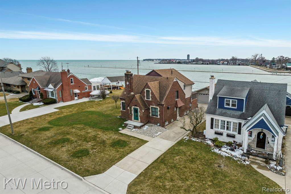 22684 Bayview Drive, St. Clair Shores, MI 48081 MLS 20230021403