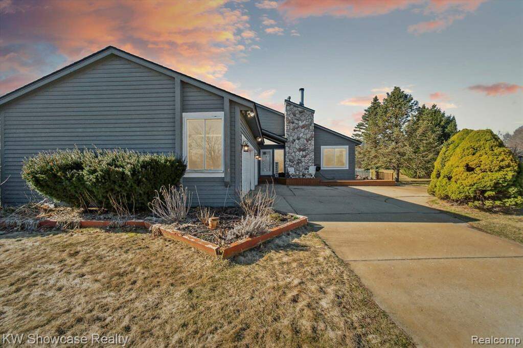 10741 Oxbow Heights, White Lake Twp, MI 48386 MLS 20230021848