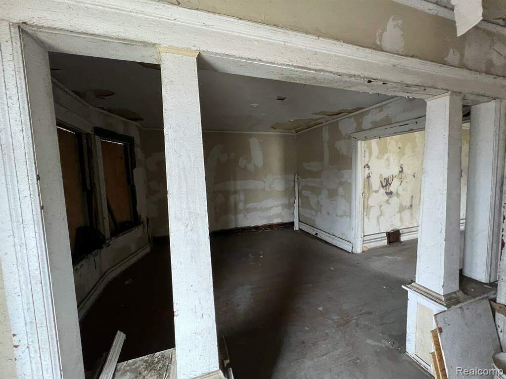 3918 Mount Elliott Street, Detroit, MI 48207 MLS 20230023605 properties