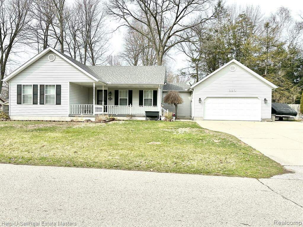 320 Hemlock Lane, Marysville, MI 48040 MLS 20230024694 properties