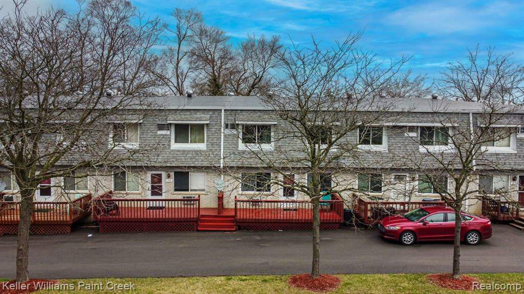 142 Ladd Road, Walled Lake, MI 48390 MLS 20230025455 properties