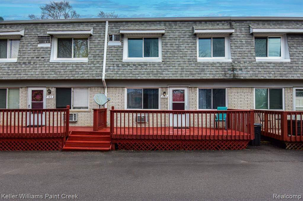 142 Ladd Road, Walled Lake, MI 48390 MLS 20230025455 properties