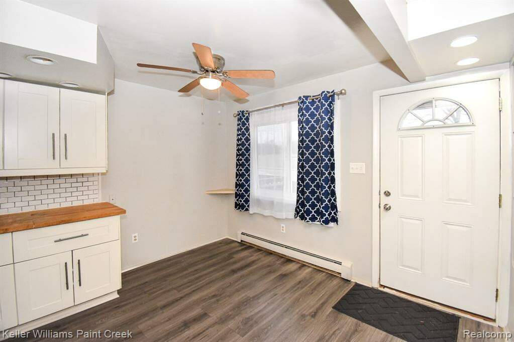 142 Ladd Road, Walled Lake, MI 48390 MLS 20230025455 properties