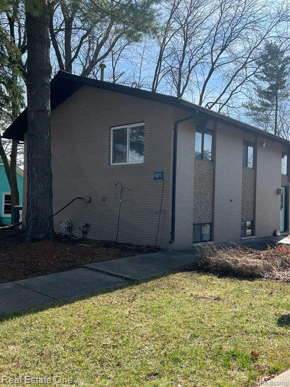 1250 Byron Road, Howell, MI 48843 MLS 20230026418 properties SE