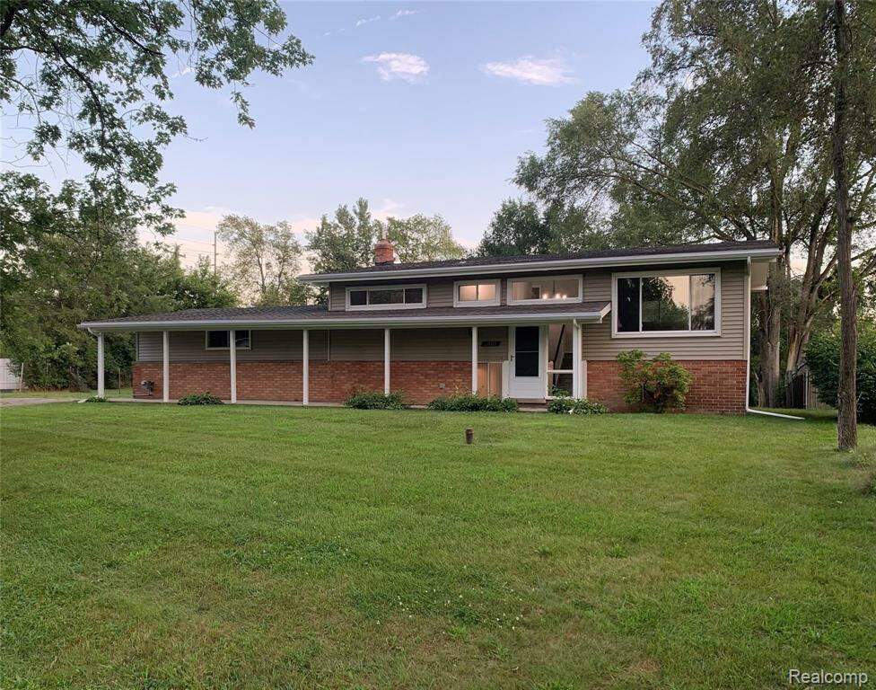 2605 Little Trail Road, Commerce Twp, MI 48390 MLS 20230026948