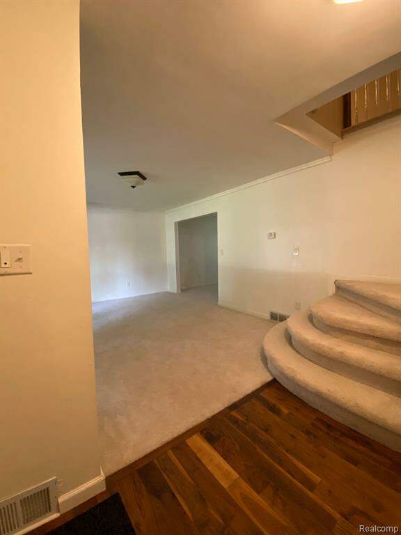 2309 Cumberland Drive, Troy, MI 48085 MLS 20230028155 properties