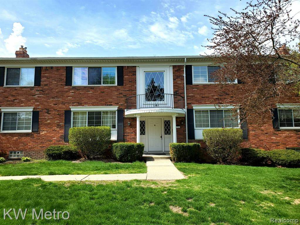 1791 Huntingwood Lane A, Bloomfield Hills, MI 48304 MLS 20230030000