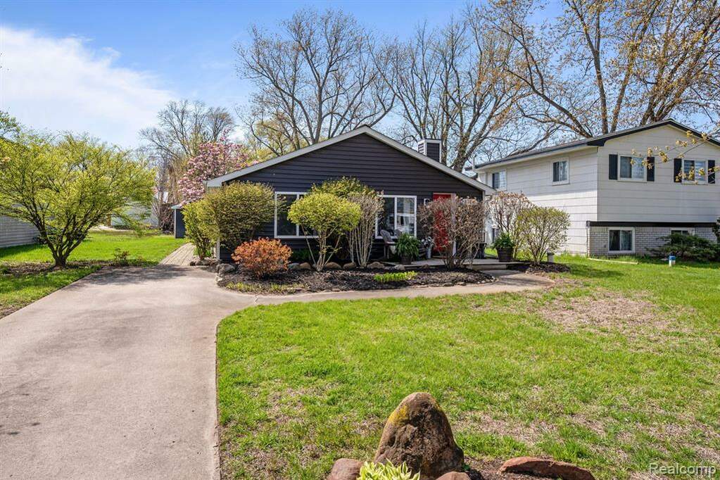 1528 Malcolm Street, West Bloomfield Twp, MI 48324 MLS 20230030351