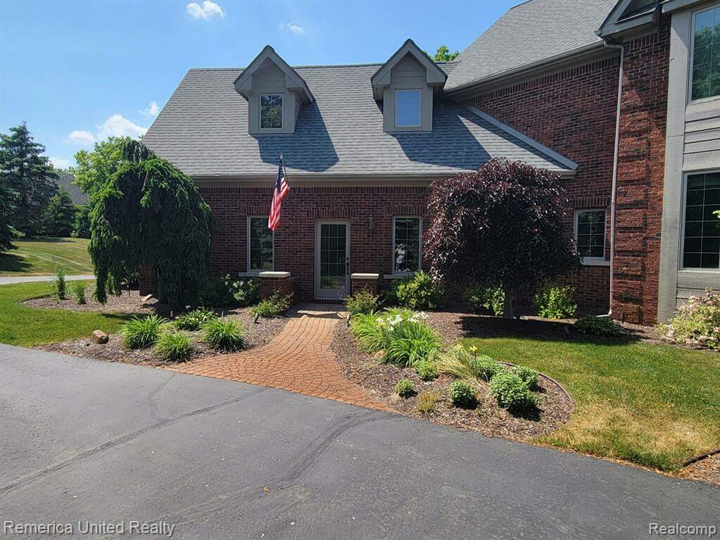 3030 Beach Lake Drive E, Brighton Twp, MI 48380 MLS 20230030659