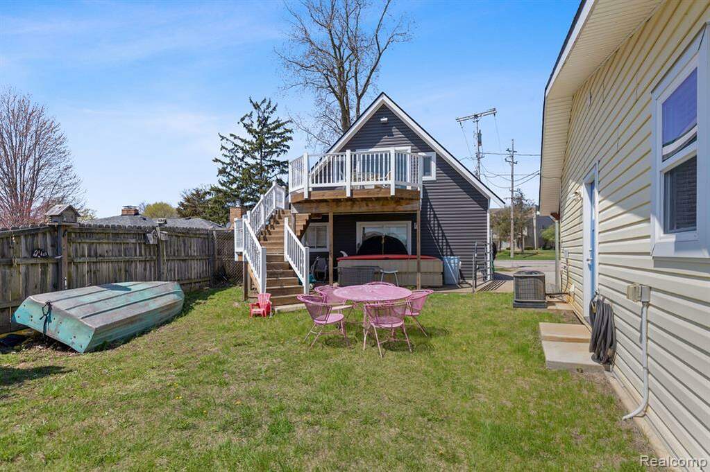 7795 Elizabeth Lake Road, Waterford Twp, MI 48327 MLS 20230032215