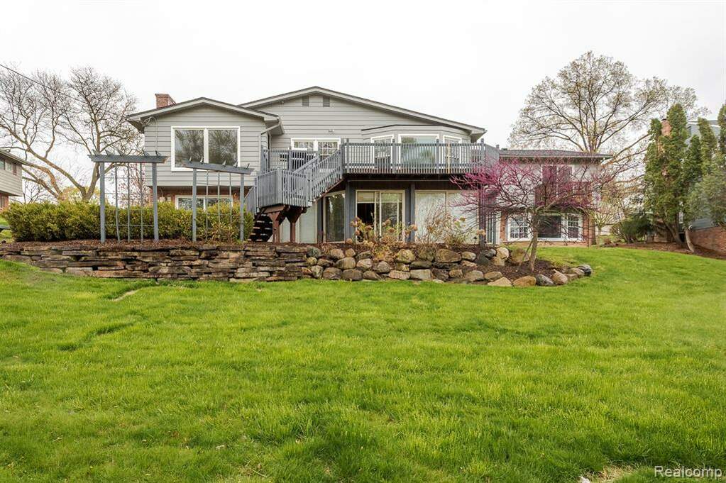 3644 Burning Tree Drive, Bloomfield Twp, MI 48302 MLS 20230032432