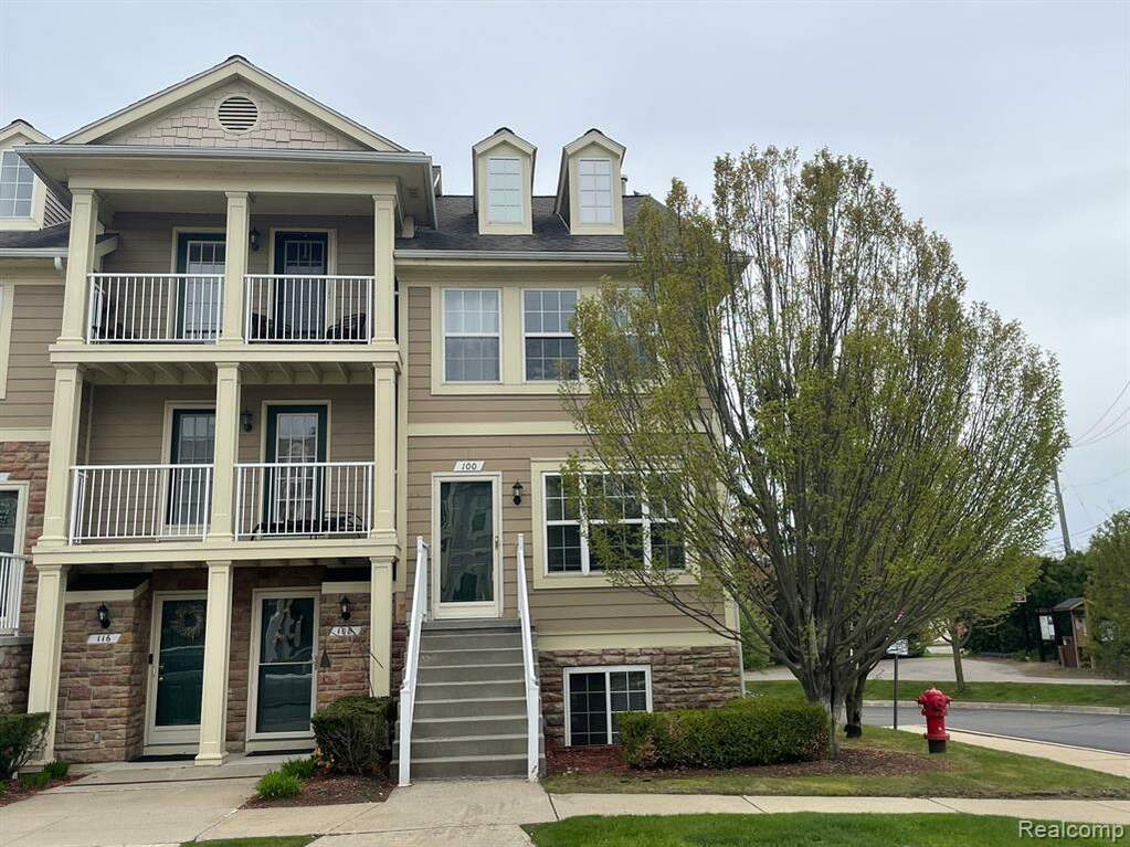 100 Evergreen Trail, Lake Orion Vlg, MI 48362 MLS 20230033059