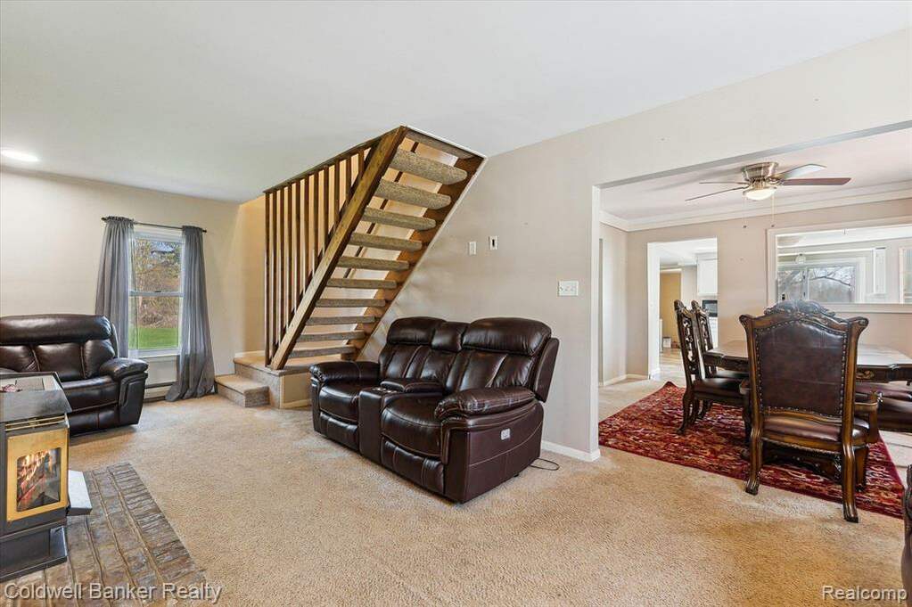 1787 S Sashabaw Road, Brandon Twp, MI 48462 MLS 20230033837 properties