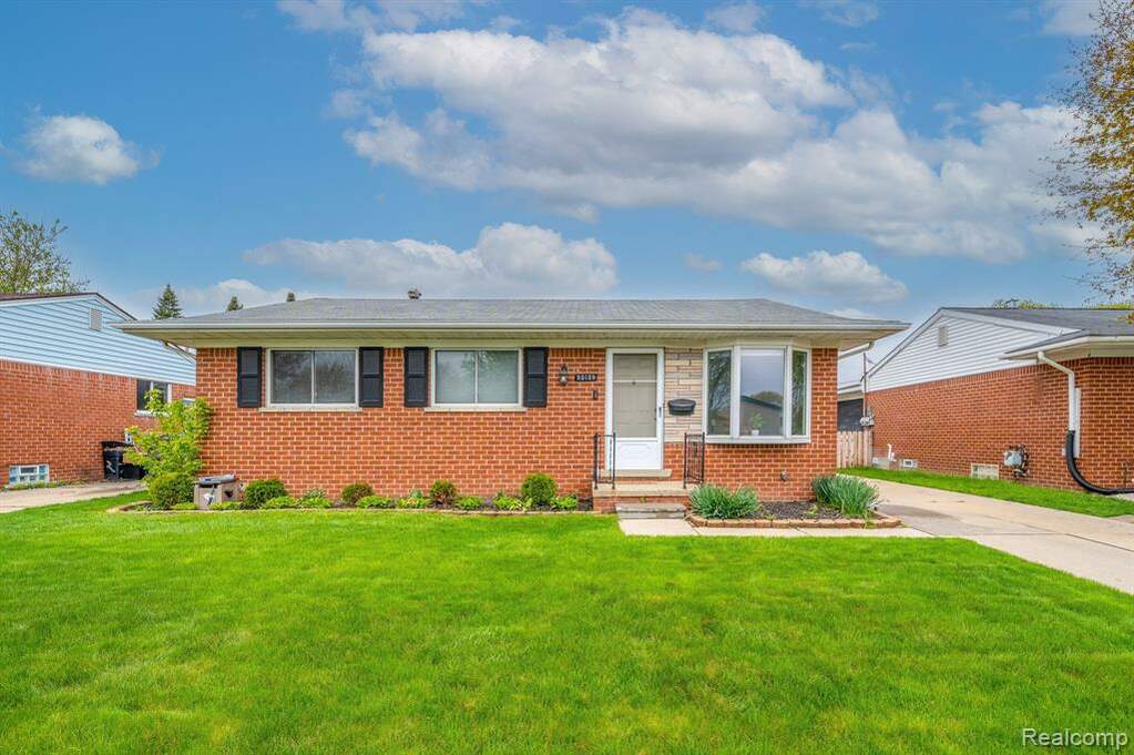 20139 Catalano Street, Clinton Twp, MI 48035 MLS 20230033883 properties REMI Christie's