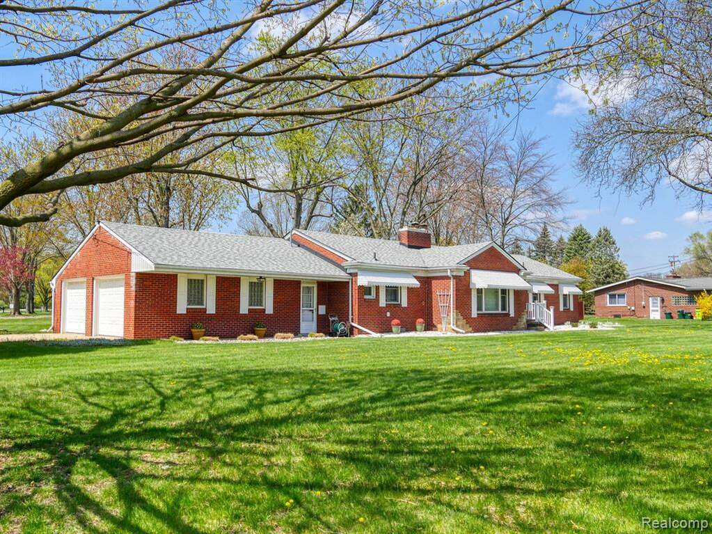 11000 Clinton River Road, Sterling Heights, MI 48314 MLS 20230034812