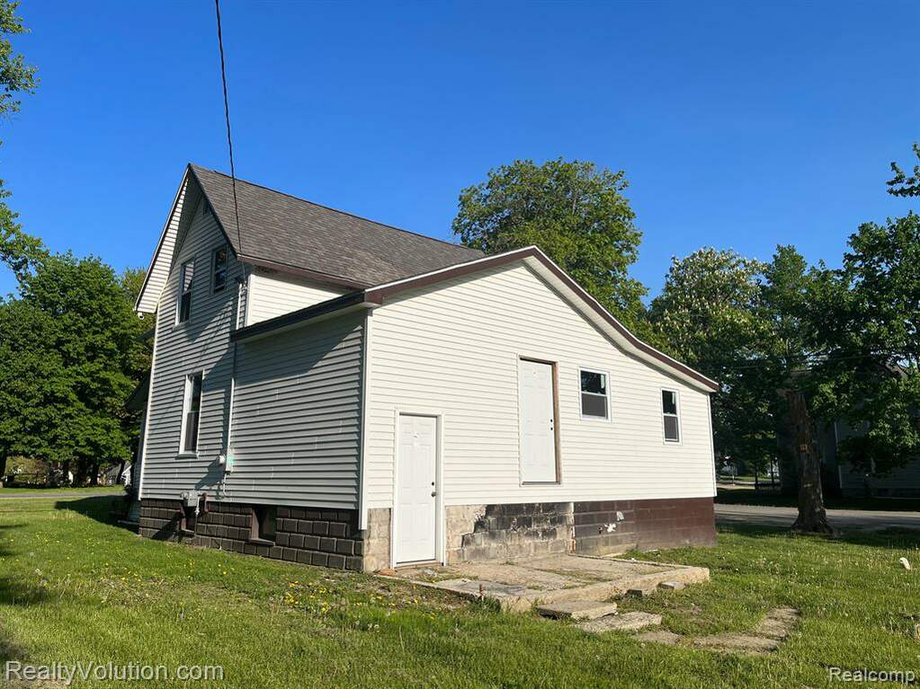 401 N Main Street, Capac Vlg, MI 48014 MLS 20230035311 properties