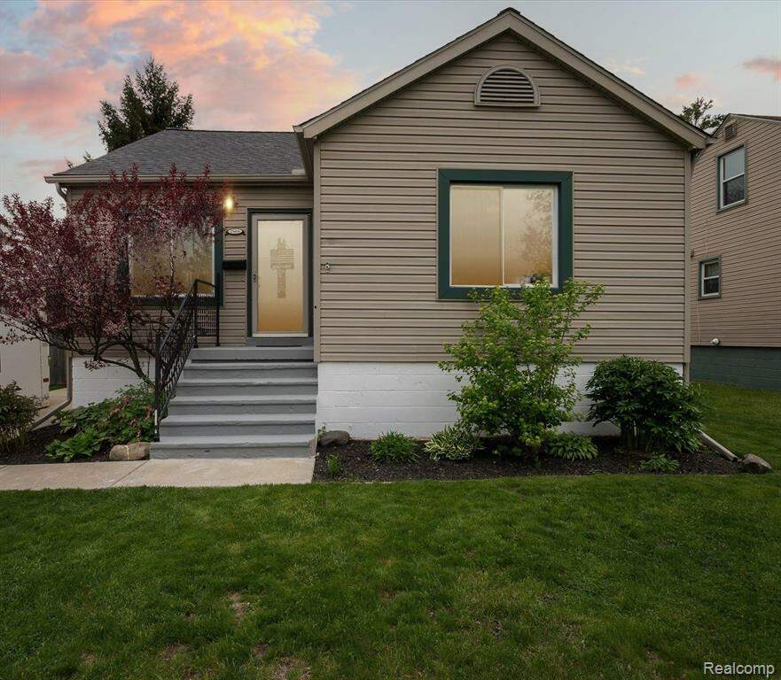 29406 Van Riper Street, Flat Rock, MI 48134 MLS 20230035503 properties REMI Christie's