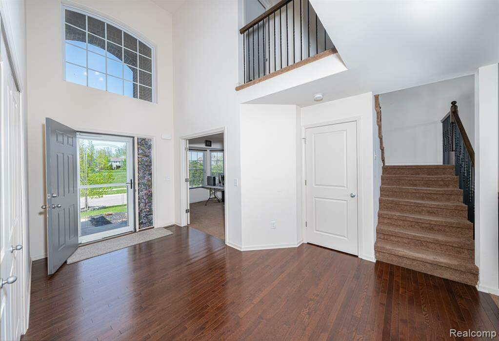 2543 Knollwood Drive, Canton Twp, MI 48188 MLS 20230036316 properties