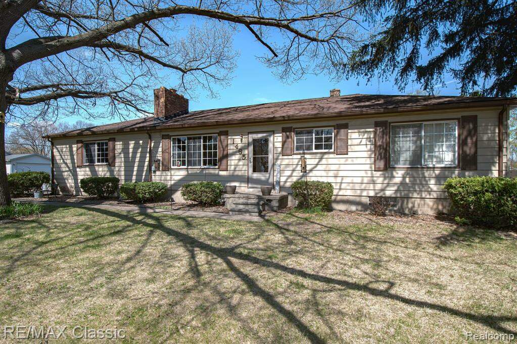 1465 N Pontiac Trail, Walled Lake, MI 48390 MLS 20230036640