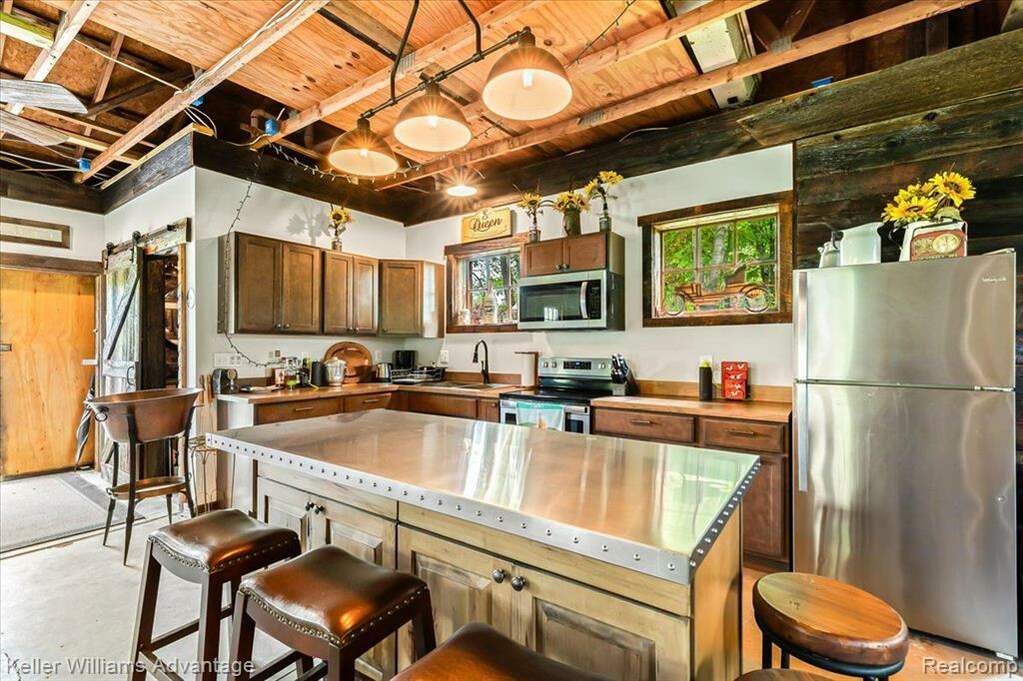 71423 E Pond Creek Drive, Bruce Twp, MI 48065 MLS 20230038465