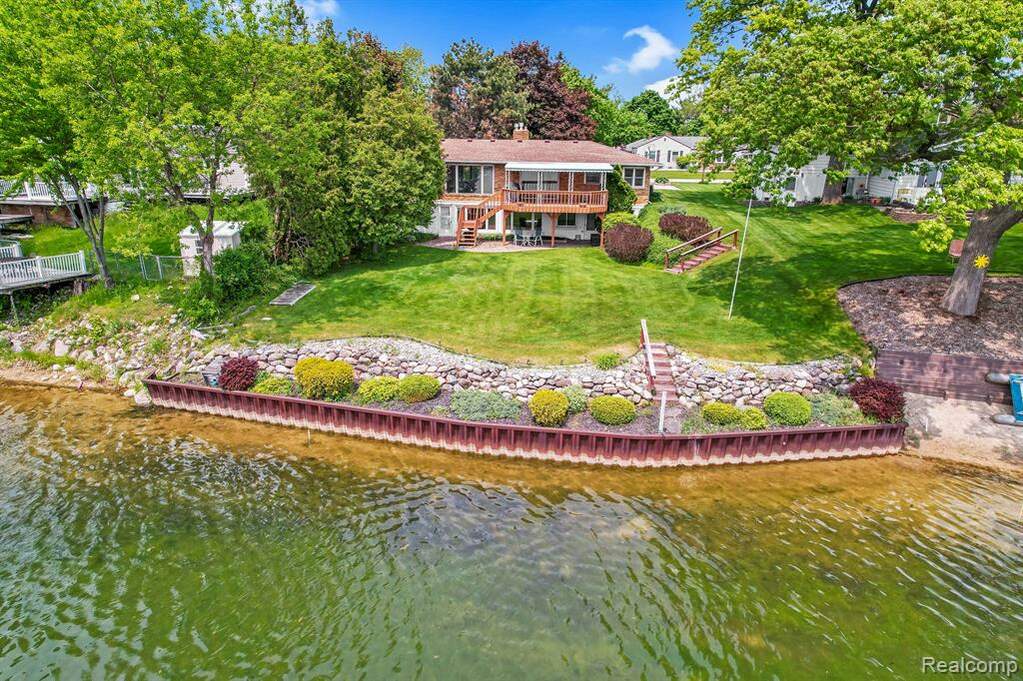 5905 Rowley Boulevard, Waterford Twp, MI 48329 MLS 20230039500