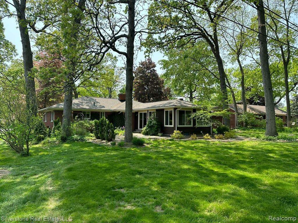 220 Montmorency Road, Rochester Hills, MI 48307 MLS 20230039986