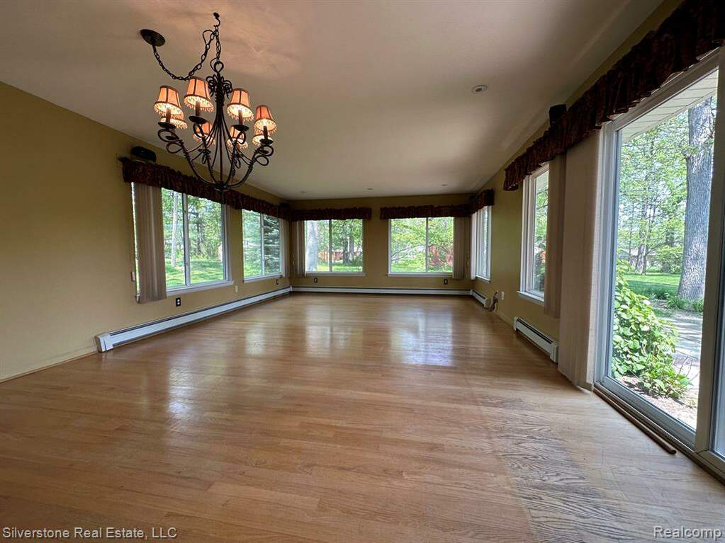 220 Montmorency Road, Rochester Hills, MI 48307 MLS 20230039986