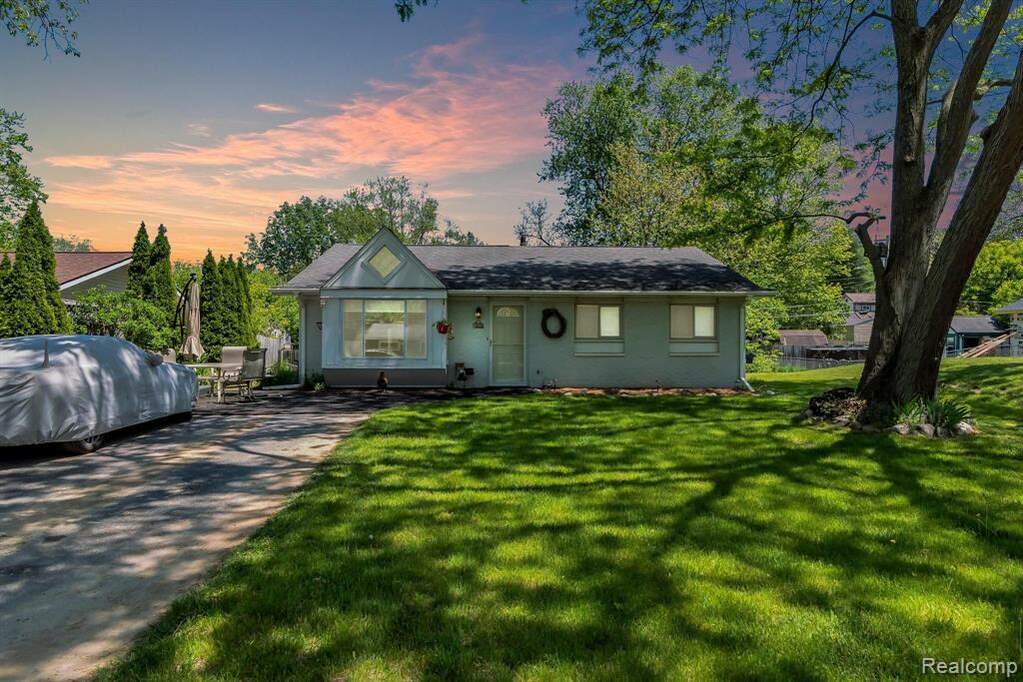 1815 Oakfield Street, Brandon Twp, MI 48462 MLS 20230040513