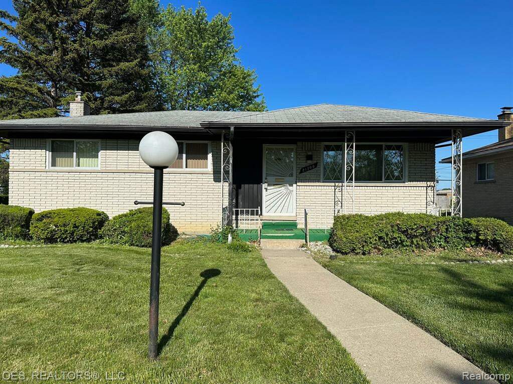 21700 Ridgedale Street, Oak Park, MI 48237 MLS 20230040637 properties