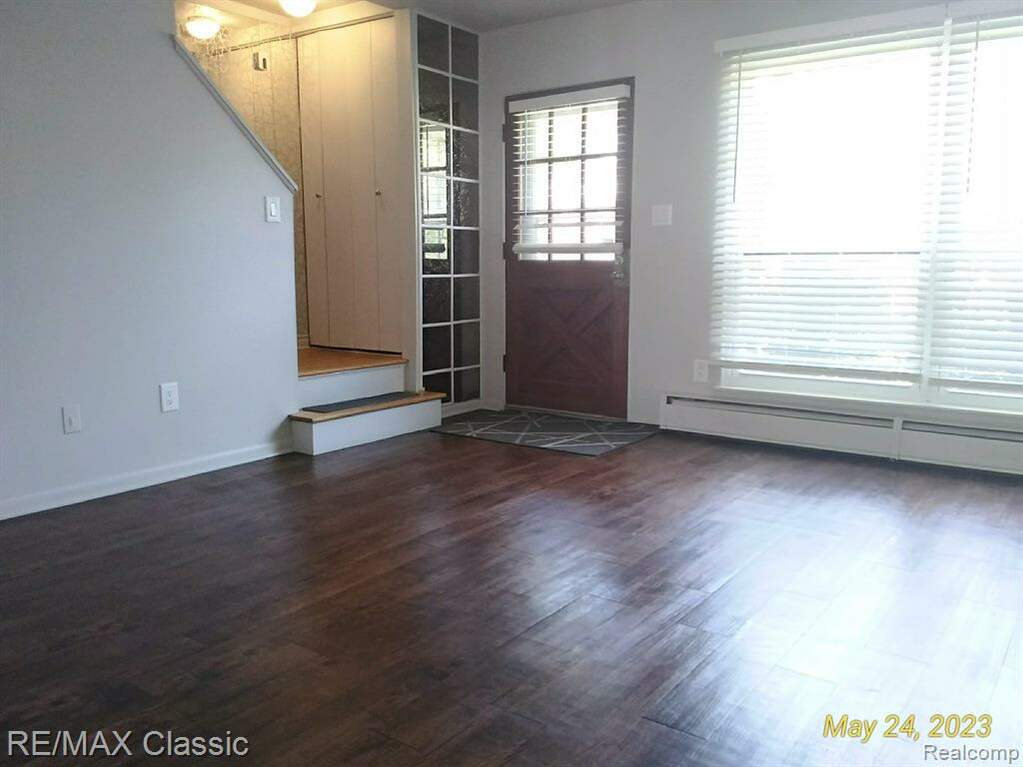 2811 W 13 Mile Road N 2, Royal Oak, MI 48073 MLS 20230040675