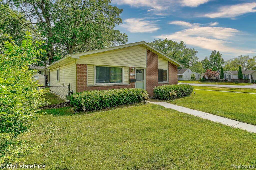 23753 Champaign Street, Taylor, MI 48180 MLS 20230040688 properties