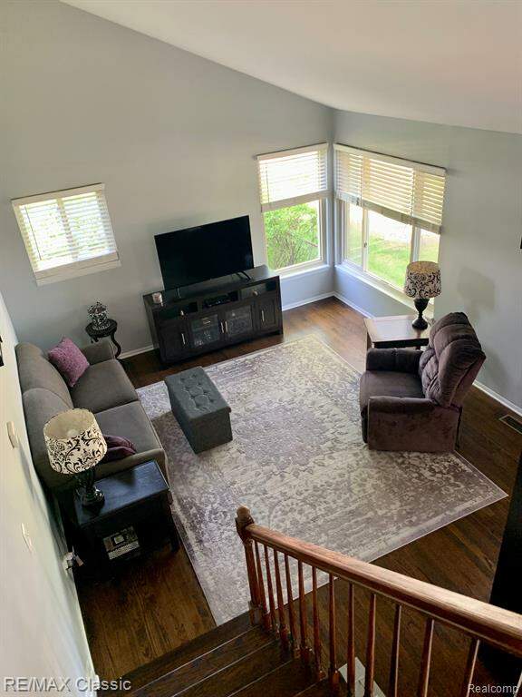 32420 Maplewood Street, Garden City, MI 48135 MLS 20230041202 properties