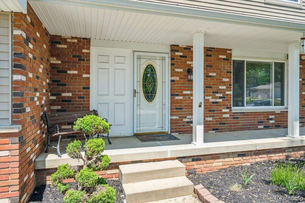 1171 Hollyhock Drive, Grand Blanc Twp, MI 48439 MLS 20230043141 properties SE Michigan