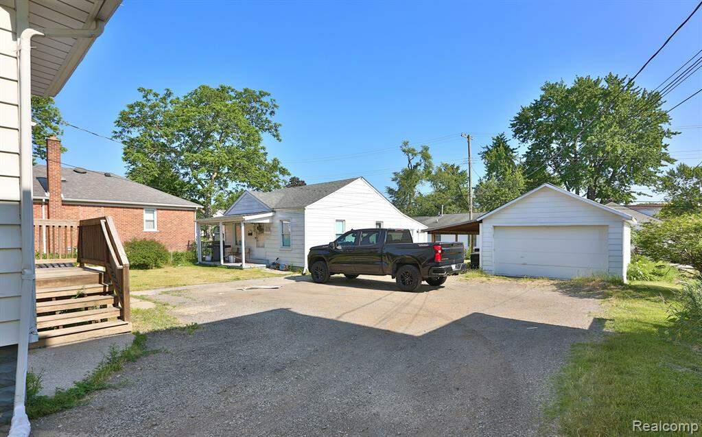 25763 Gibraltar Road, Flat Rock, MI 48134 MLS 20230043696 properties