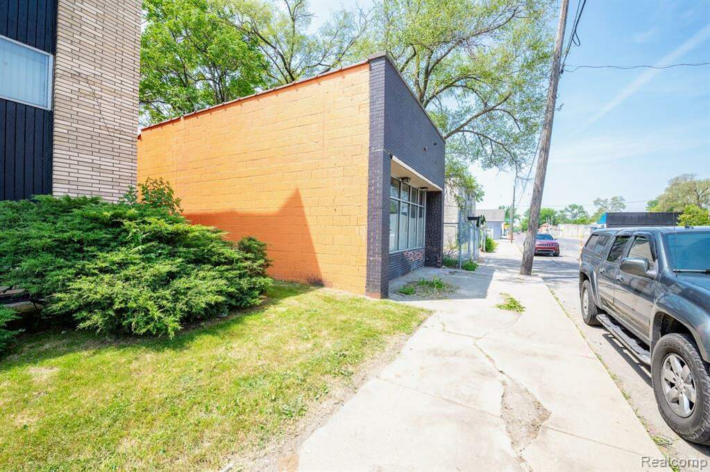 16025 Schoolcraft Street, Detroit, MI 48227 MLS 20230044030