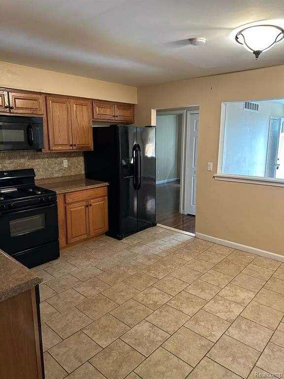 37258 Carpathia Boulevard, Sterling Heights, MI 48310 MLS