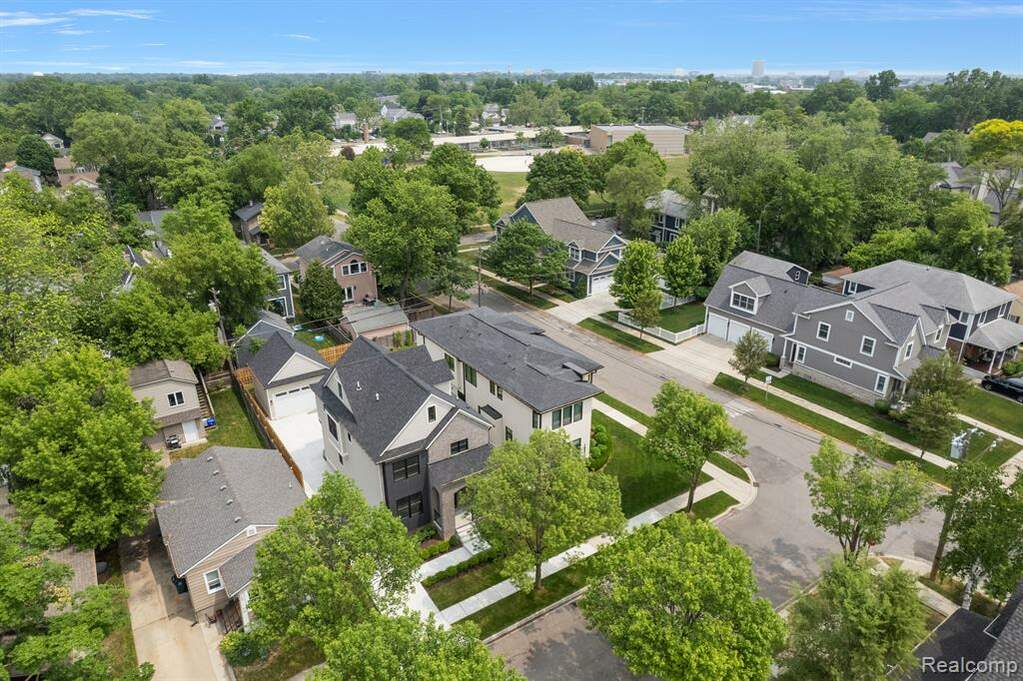 1571 Bennaville Avenue, Birmingham, MI 48009 MLS 20230045167