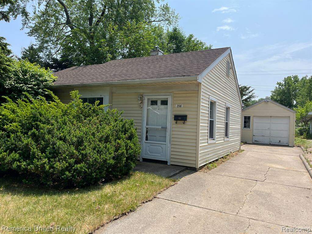206 E Windemere Avenue, Royal Oak, MI 48073 MLS 20230046435 properties REMI Christie's