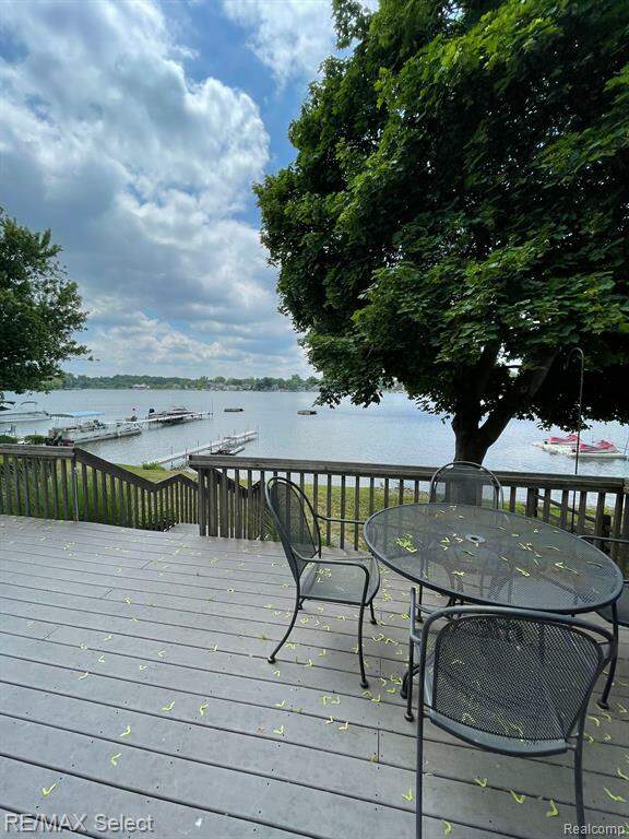 2425 Margaret Drive, Fenton Twp, MI 48430 MLS 20230047271