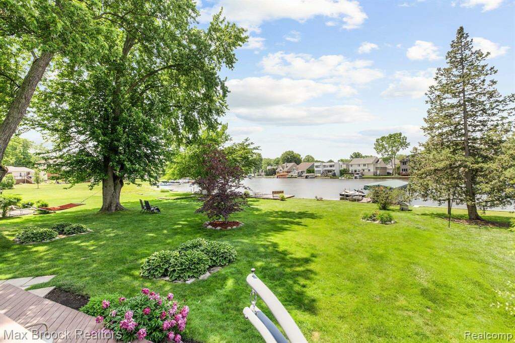 348 Beverly Island Drive, Waterford Twp, MI 48328 MLS 20230047530